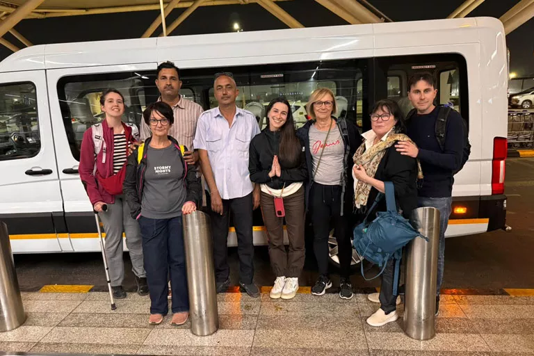 Why Foreign Tourists Hire Private Driver in India